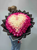 Load image into Gallery viewer, Ombre heart bouquet
