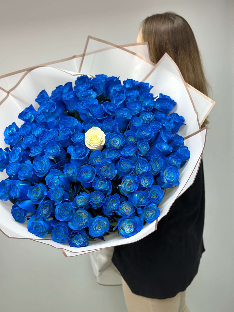 101 blue roses