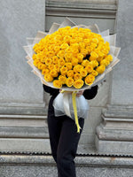 Load image into Gallery viewer, 101 yellow roses
