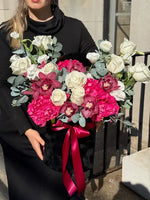Load image into Gallery viewer, Bloom Box uniqueflowersandroses