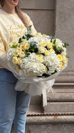 Load image into Gallery viewer, Floral Harmony uniqueflowersandroses