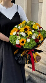 Load image into Gallery viewer, Joyful Sun uniqueflowersandroses
