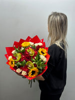 Load image into Gallery viewer, Customer&#39;s bouquet #2
