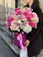 Load image into Gallery viewer, Tender Touch uniqueflowersandroses